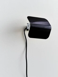 Best HAY Apex vägglampa Iron black