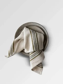 Outlet Tell Me More Astrid linneservett 50x50 cm Olive