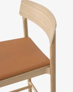 Best &Tradition Betty TK14 Counter Chair barstol 65 cm Noble konjaksfärgat läder-lackad ek