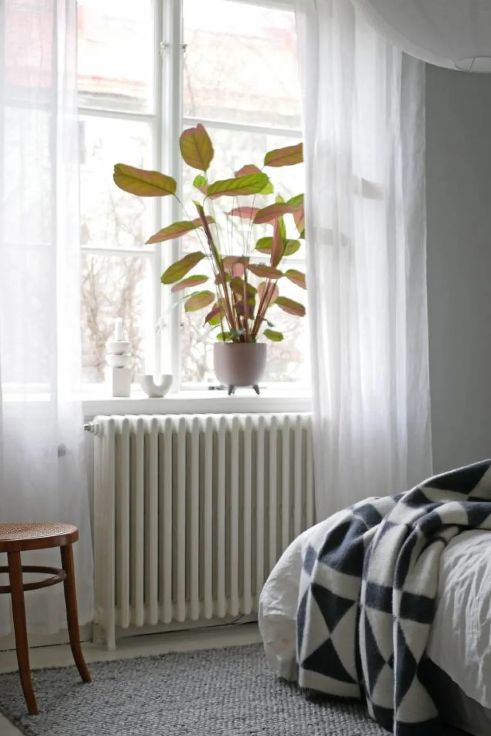 Sale Almedahls Bows ullpläd 130x170 cm Grå