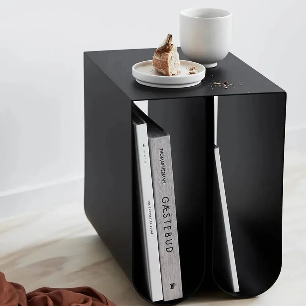 Kristina Dam Studio Curved sidobord beige