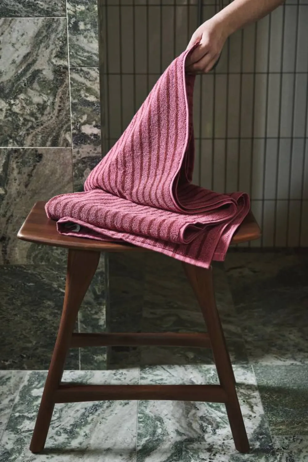 Sale Scandi Living Drift badhandduk 70x140 cm Rosa-röd