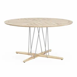 Clearance Carl Hansen & Søn Embrace Outdoor table Ø140 cm Teak obehandlad
