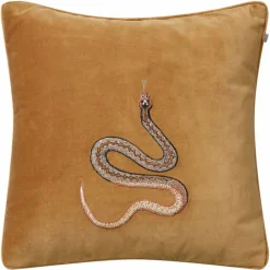 Best Chhatwal & Jonsson Embroidered Cobra kuddfodral 50x50 cm Masala yellow