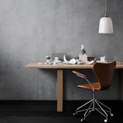 Clearance Fritz Hansen Essay CM12 matbord Oljad ek