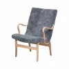 New Bruno Mathsson International Eva låg fåtölj med armstöd fårskinn scandinavian grey klarlackad bok