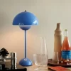 New &Tradition Flowerpot VP3 bordslampa Swim blue