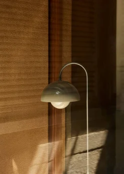 Hot &Tradition Flowerpot VP12 golvlampa Grey beige