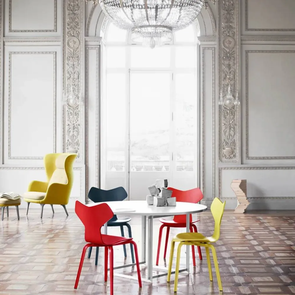 Fritz Hansen Grand Prix 4130 stol Lacquered walnut