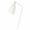Online GUBI Gräshoppa golvlampa blank Alabaster white