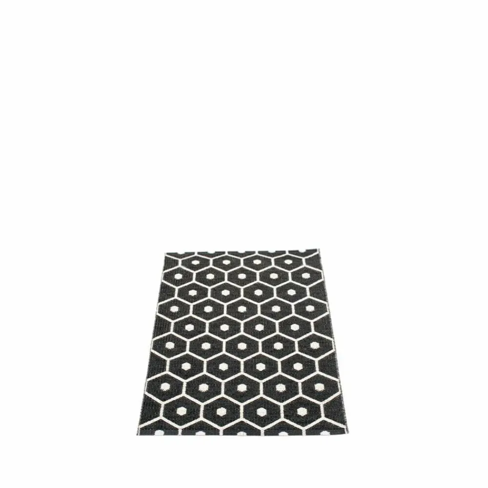 Pappelina Honey gångmatta black/vanilla 70x100 cm