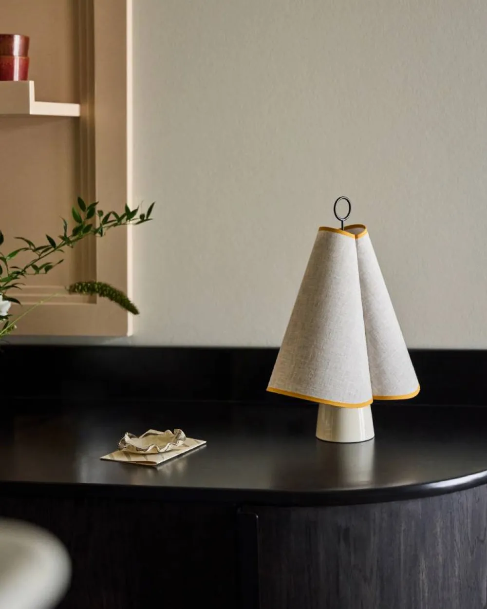 Outlet GUBI Hornbæk portabel bordslampa Poppy yellow