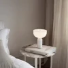 New Works Kizu portable bordslampa White marble