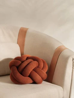 Hot Design House Stockholm Knot kudde Ochre