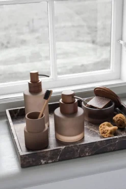 Hot Mette Ditmer Modest tvålpump hög Walnut