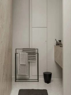 blomus Modo handdukshängare Black 86x60x18 5 cm