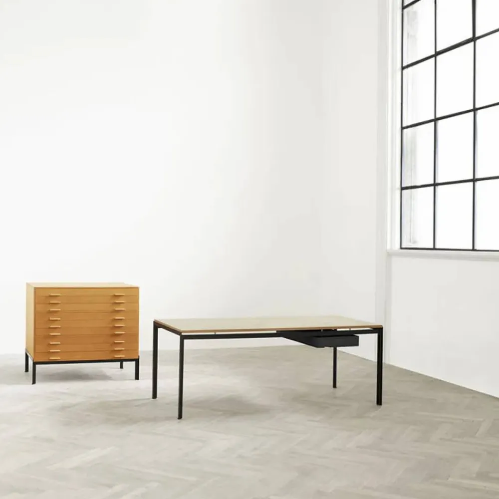 Clearance Carl Hansen & Søn PK52A studentskrivbord pulverlackerat stål Svartgrålamat-Svart