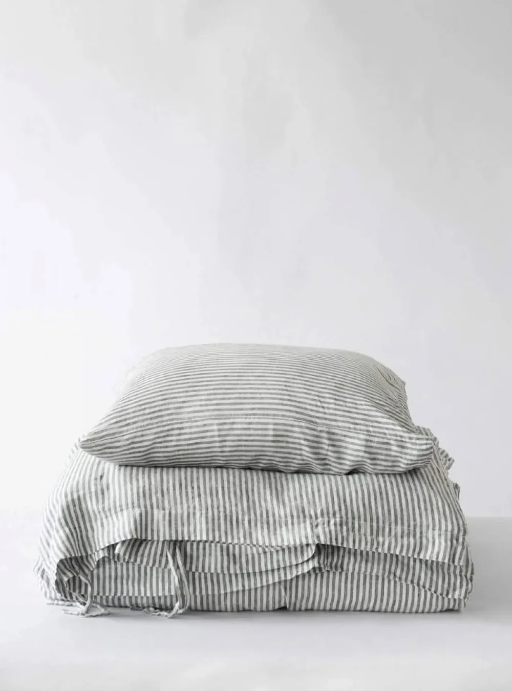 Tell Me More Påslakan linne 150x200 cm Grey/white