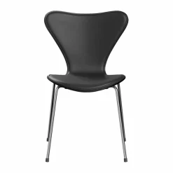 Fritz Hansen Sjuan 3107 framsidesklädd stol Essential black läder-svart ask-krom