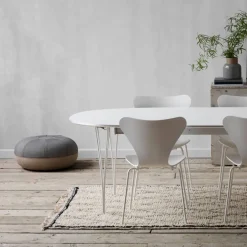 Fritz Hansen Sjuan 3107 stol Evergreen-färgad ask-svart stativ