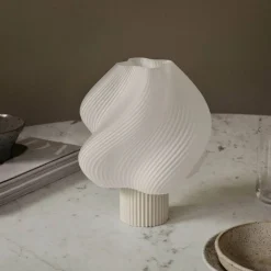Barn Crème Atelier Soft Serve portabel bordslampa Vanilla bean 23 cm