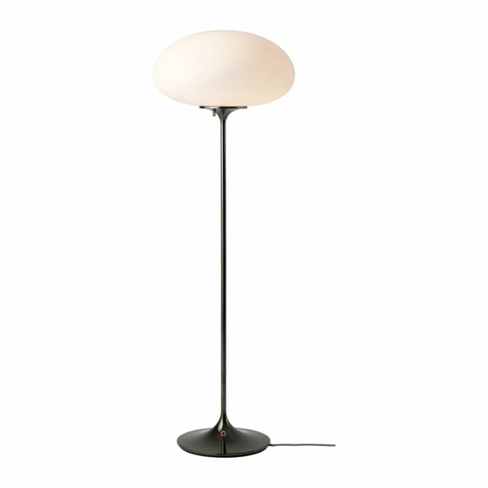 Online GUBI Stemlite golvlampa Black chrome-opalglas 110 cm