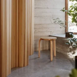 Artek Stool 60 pall 3 st ben Svart linoleum-Björk