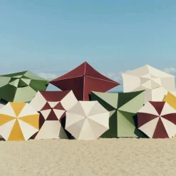 HAY Terrazza Hexagon parasoll Off-white-burgundy