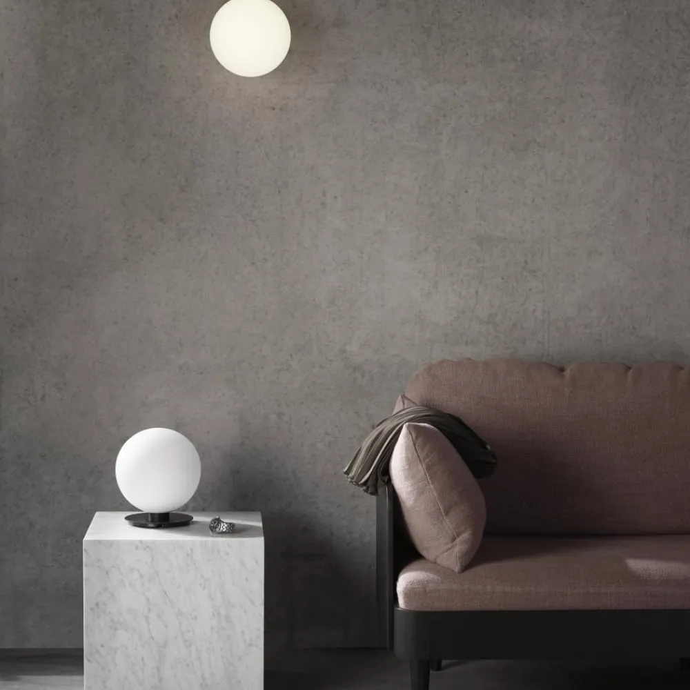 Audo Copenhagen TR tak- & vägglampa matt opalglas